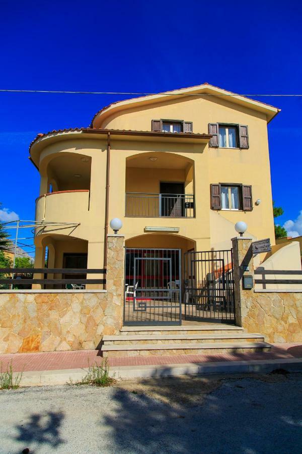 Aparthotel Casa Vacanze L'Orizzonte Valderice Exteriér fotografie